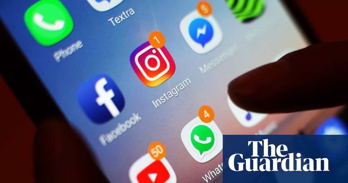 Instagram kronolojik akışın kullanımı yarıya indirdiğini söylüyor