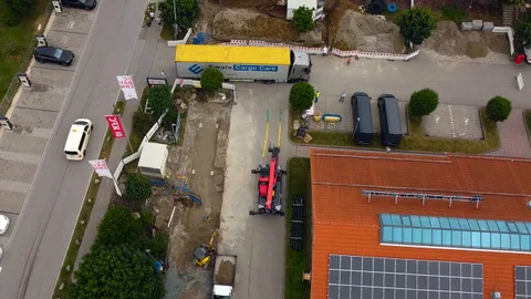 Tesla, 16 şarj noktasını tek sevkiyatta taşıyan sistemi gösterdi