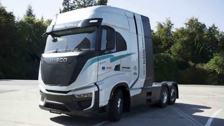IVECO ve Toyota 900 km’lik hidrojen kamyonu geliştiriyor