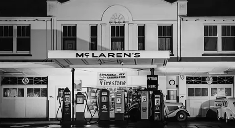 McLaren, Bruce McLaren’dan izler taşıyan kimliğini tanıttı