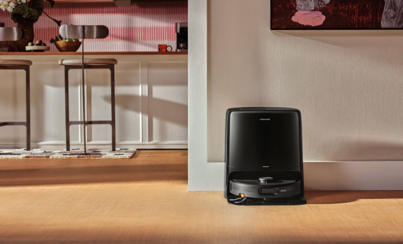Roborock Qrevo 2 Pro halıdan önce paspasını bırakıyor