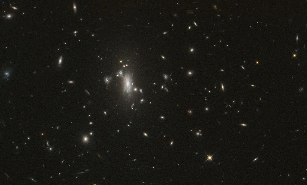 Hubble 200 bininci turunu tamamlarken kayıp süpernovayı arıyor
