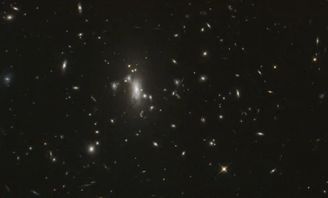 Hubble 200 bininci turunu tamamlarken kayıp süpernovayı arıyor