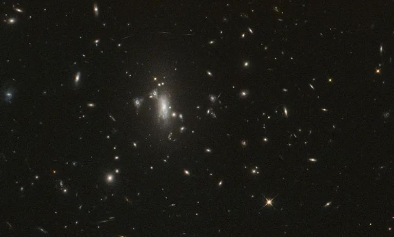 Hubble 200 bininci turunu tamamlarken kayıp süpernovayı arıyor