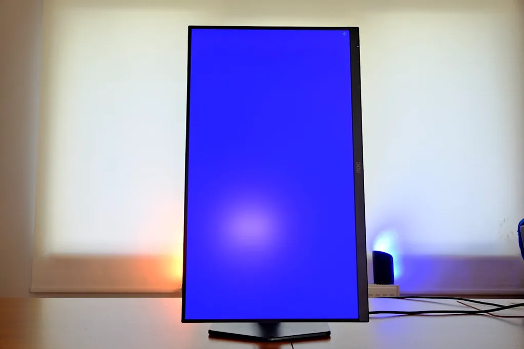 Oyun monitörü iş ve film için nasıl? AOC Q27G4XF İncelemesi