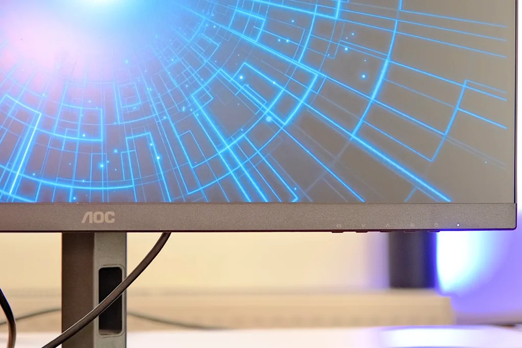 Oyun monitörü iş ve film için nasıl? AOC Q27G4XF İncelemesi