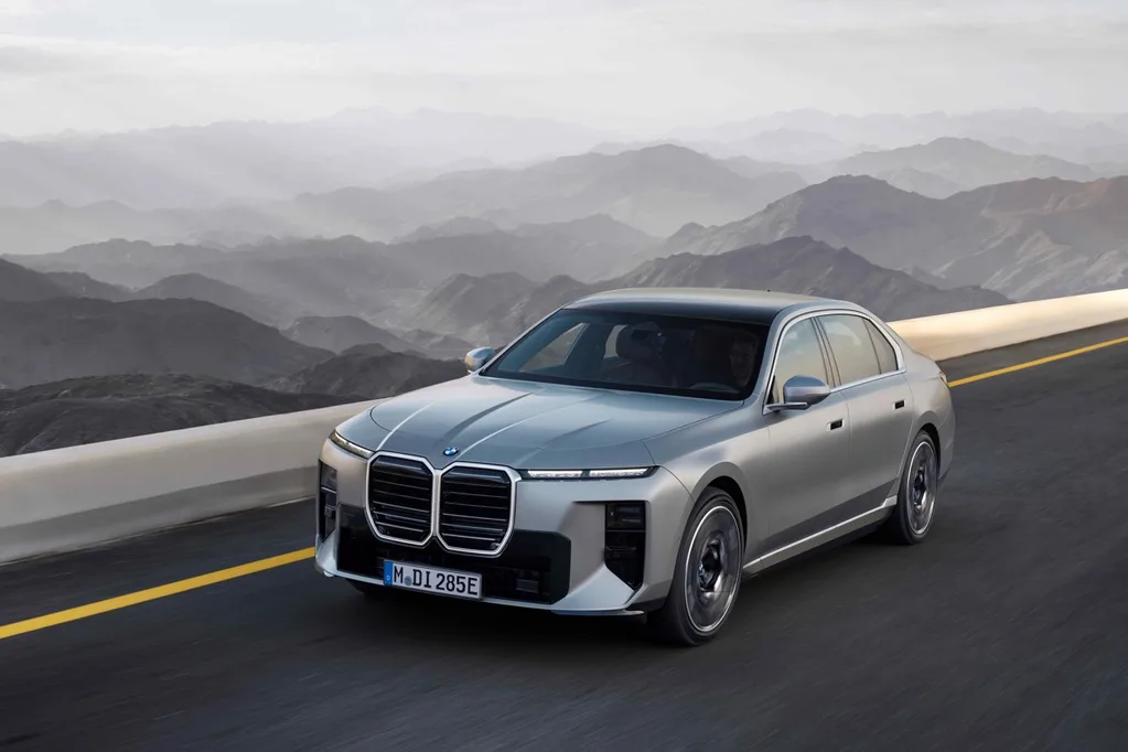 BMW 7 Serisi 14,37 milyon TL’den başlıyor, menzili 727 km’ye çıkıyor