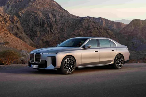 BMW 7 Serisi 14,37 milyon TL’den başlıyor, menzili 727 km’ye çıkıyor