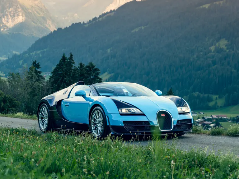 Bugatti Veyron açık artırmada rekor fiyata satıldı