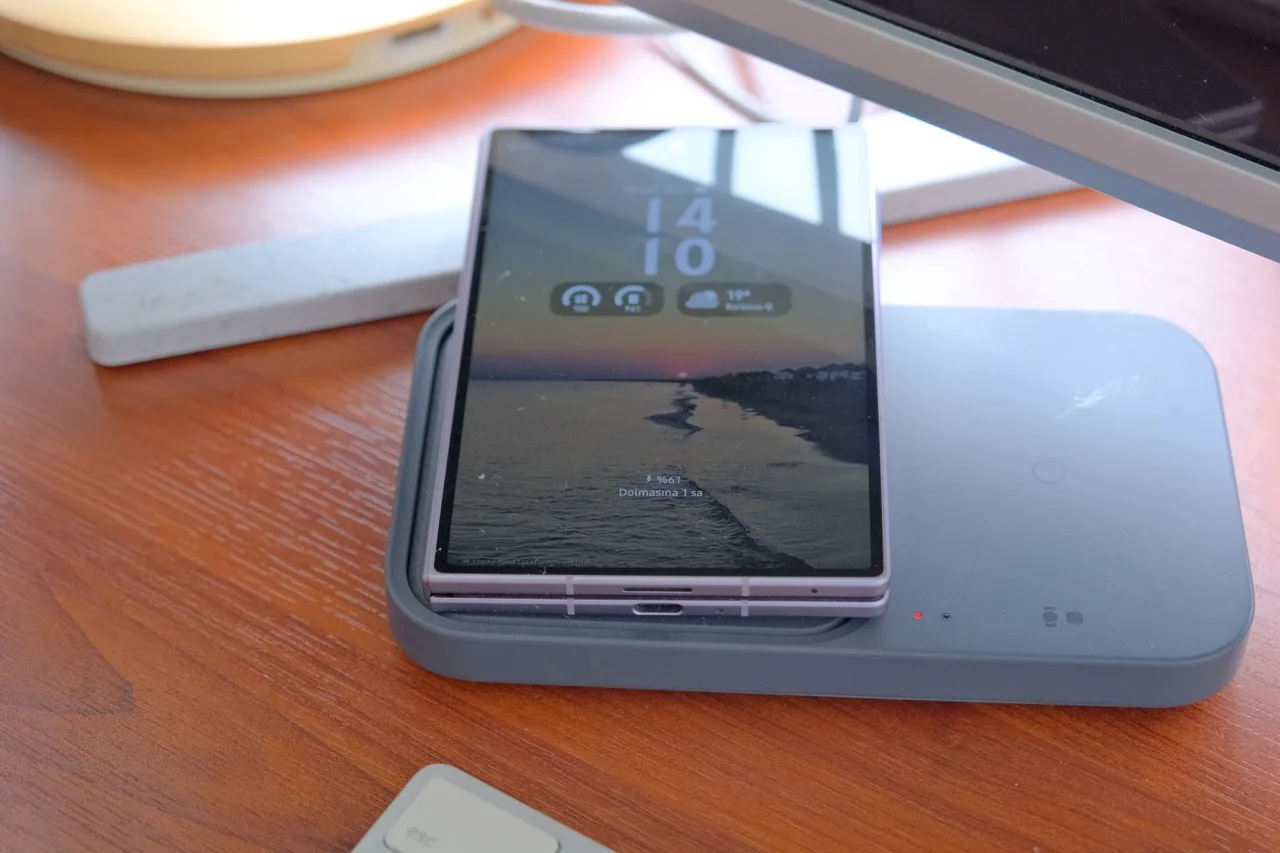 Galaxy Z Fold 8’in kapalı durumdaki dış ekranı
