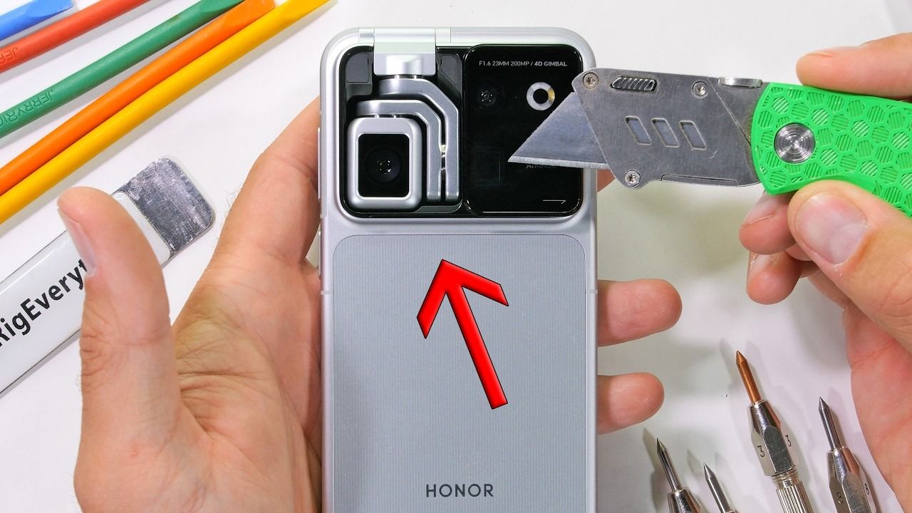 Honor Robot Phone bükülme testinden geçti ama robot kamera toza yenildi