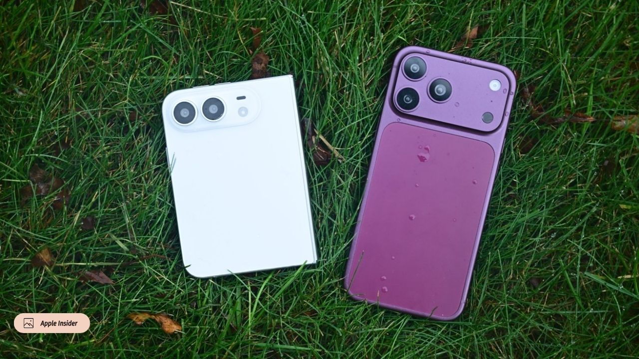 Katlanabilir iPhone maketi tasarımı ve ince gövdeyi gösteriyor