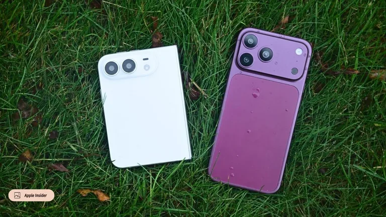 Katlanabilir iPhone maketi tasarımı ve ince gövdeyi gösteriyor