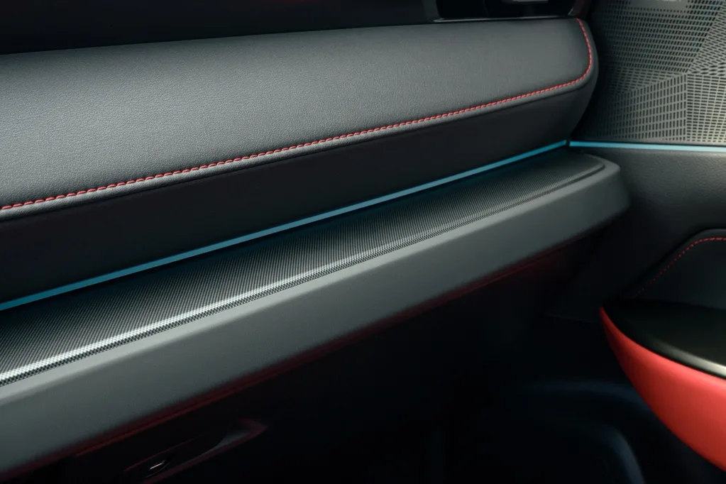 Yeni Lexus NX daha büyük batarya ve yeni kabinle geliyor
