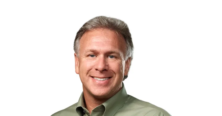 Apple’ın tanınan ismi Phil Schiller görevlerini bırakıyor