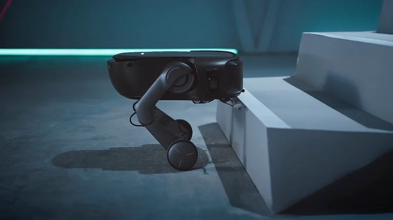 Roborock’un yeni robot süpürgesi merdivenleri de aşabiliyor