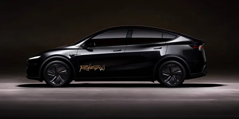 Tesla Robotaxi 1,6 milyon kilometreyi aştı, Cybercab yola çıktı