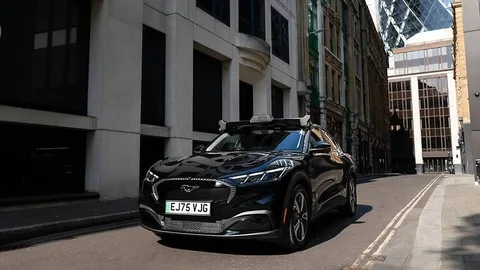 Londra’da Uber çağıranların karşısına artık robotaksi çıkabilir