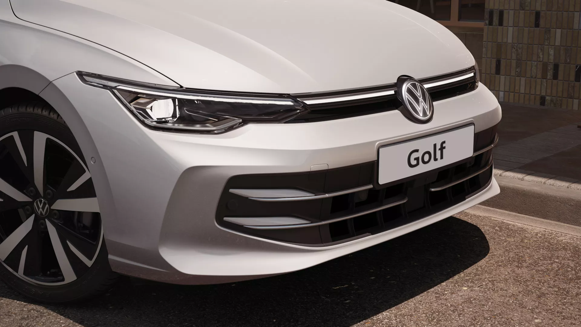 Volkswagen’in ekim listesinde Golf 2,39 milyon TL, T-Roc 2,916 milyon TL