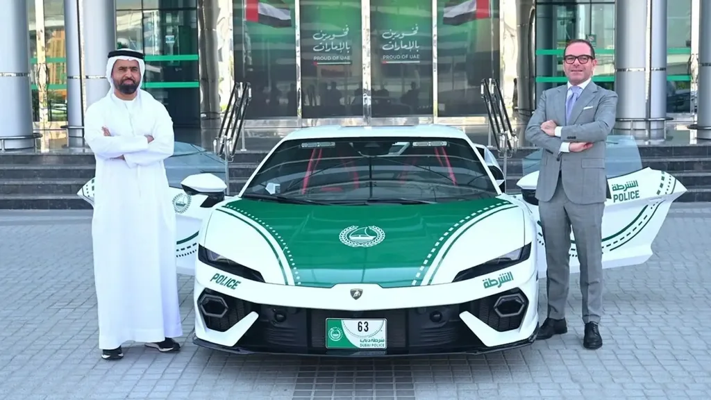 Dubai polisi hibrit Lamborghini Temerario’yu turist devriyesine ekledi