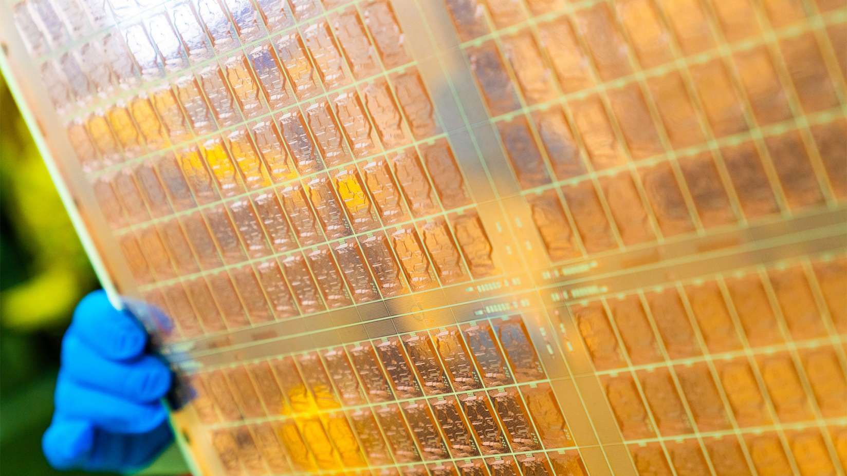 Intel’in patentinde işlemci paketine mikro LED yerleşiyor
