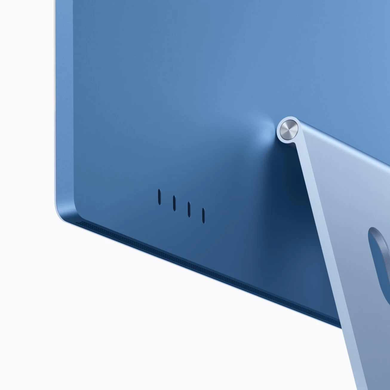 Mavi M6 iMac’in arkasındaki dört Thunderbolt bağlantı noktası