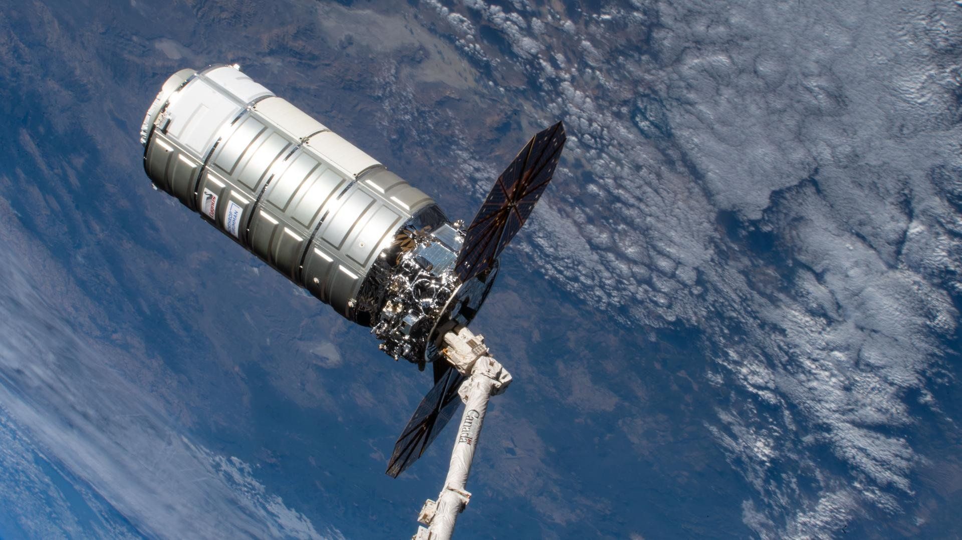 Google ve NASA, astronotlara yük taşıyacak robotu laboratuvarda deniyor