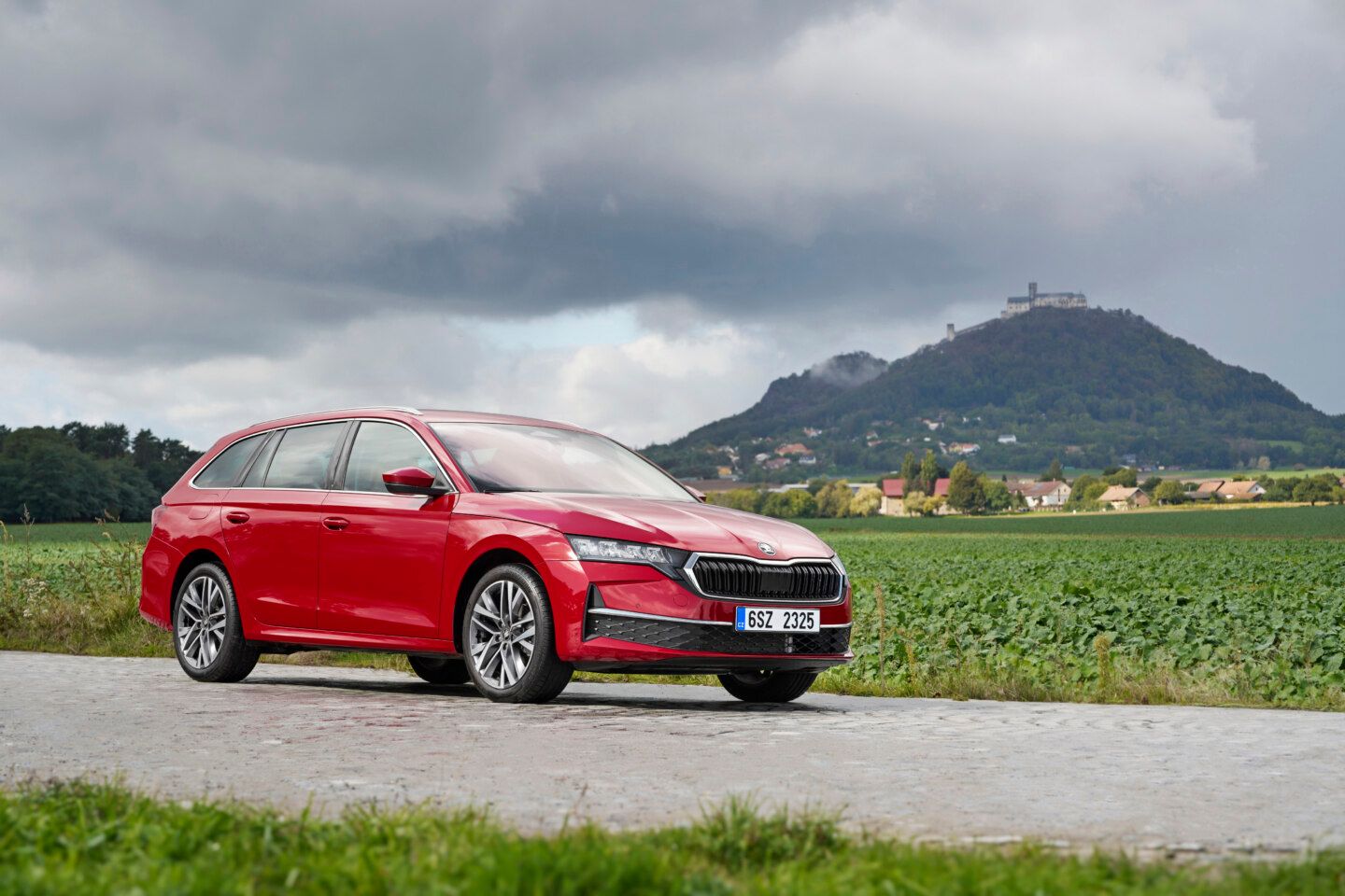 Škoda Octavia markanın ilk tam hibriti oldu