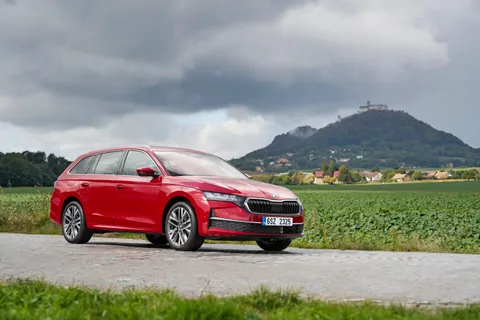 Škoda Octavia markanın ilk tam hibriti oldu