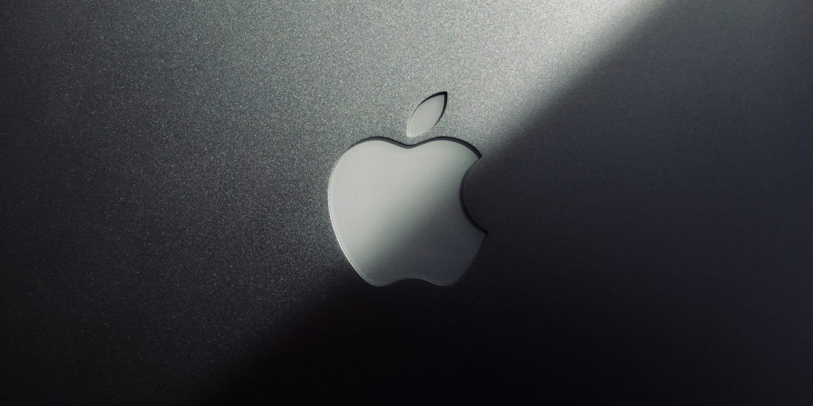 Bloomberg, Apple’ın dava ekibi için Scott Tucker’ı seçtiğini bildirdi