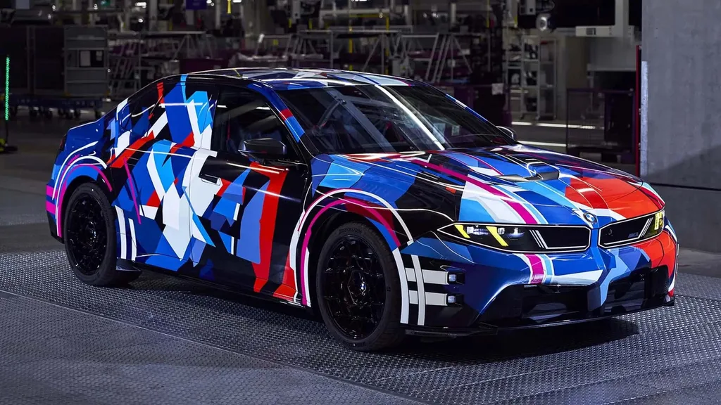 BMW M üretimi bir milyon barajını Fire Orange M3 ile aştı