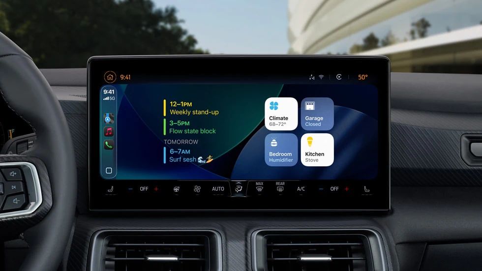 Apple’ın iOS 26 tanıtımında CarPlay ekranındaki araç takımları