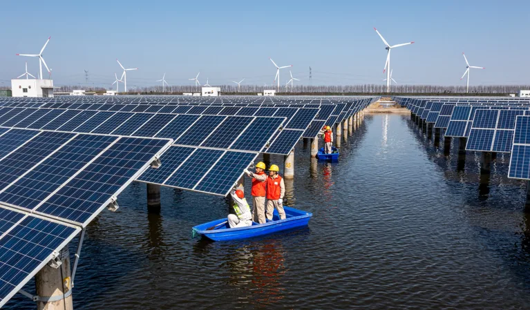 Çin’de güneş enerjisi kurulu güçte kömürü geride bıraktı