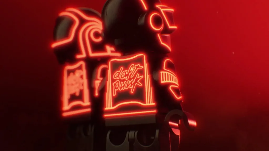 Daft Punk’ın efsanevi piramit sahnesi LEGO ile geri dönüyor