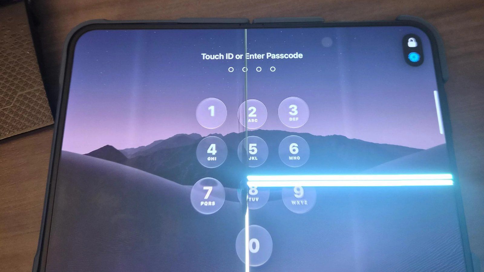 Apple, iPhone Duo ekran çatlakları için servis ekiplerine yönerge gönderdi