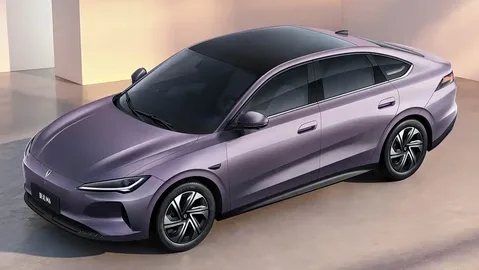 Jetta M6, Çin’de 19 saatte 10 bin bağlayıcı siparişi aştı