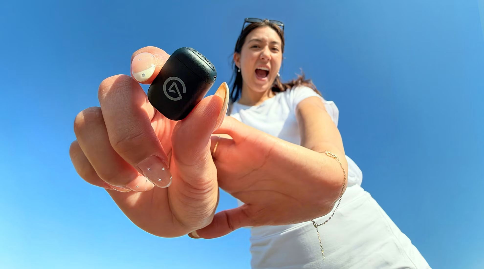 Elgato Wave Go, yaka mikrofonundan el mikrofonuna dönüşüyor