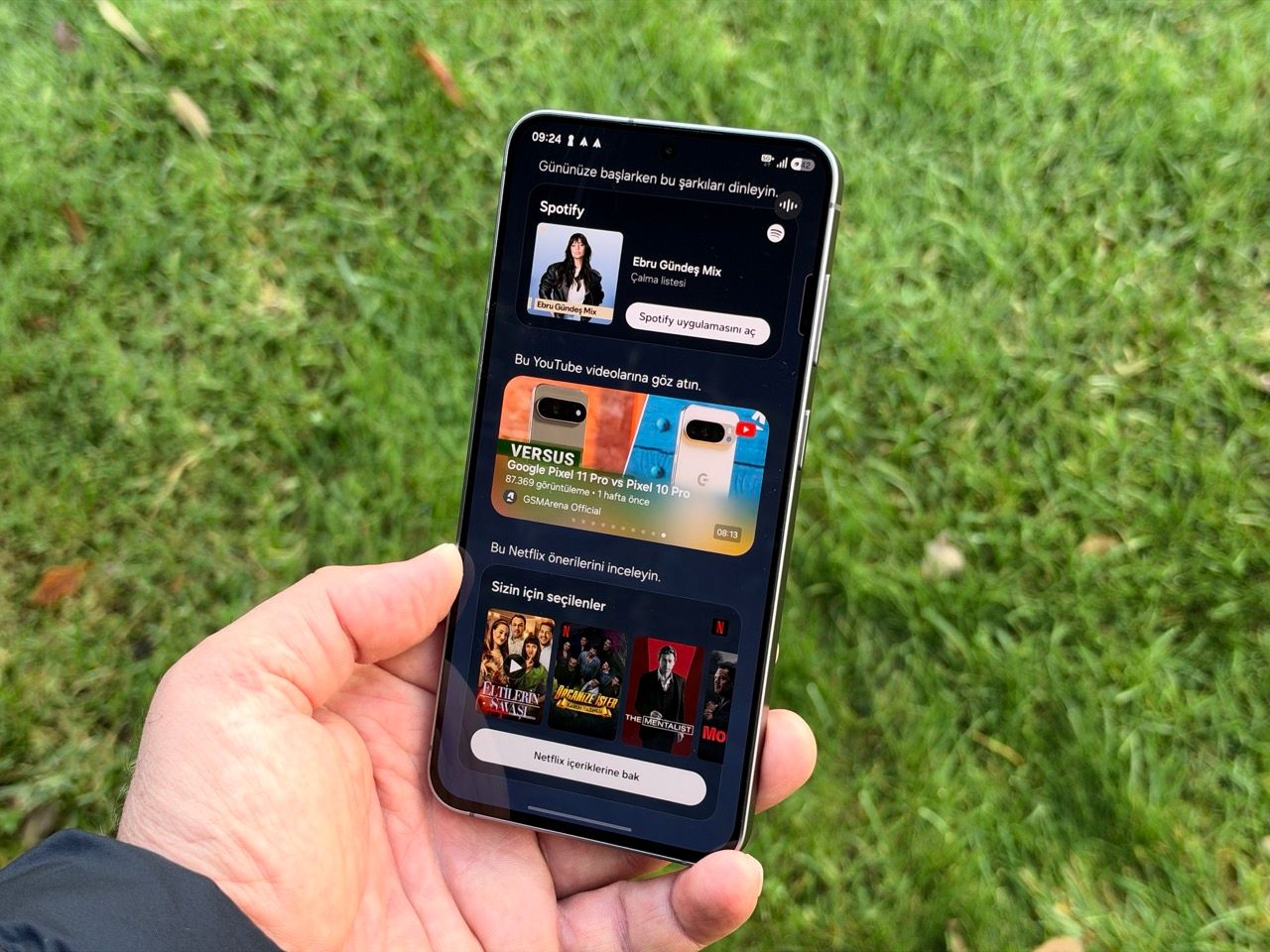 Galaxy S26 FE’de kişiselleştirilmiş bilgi kartları