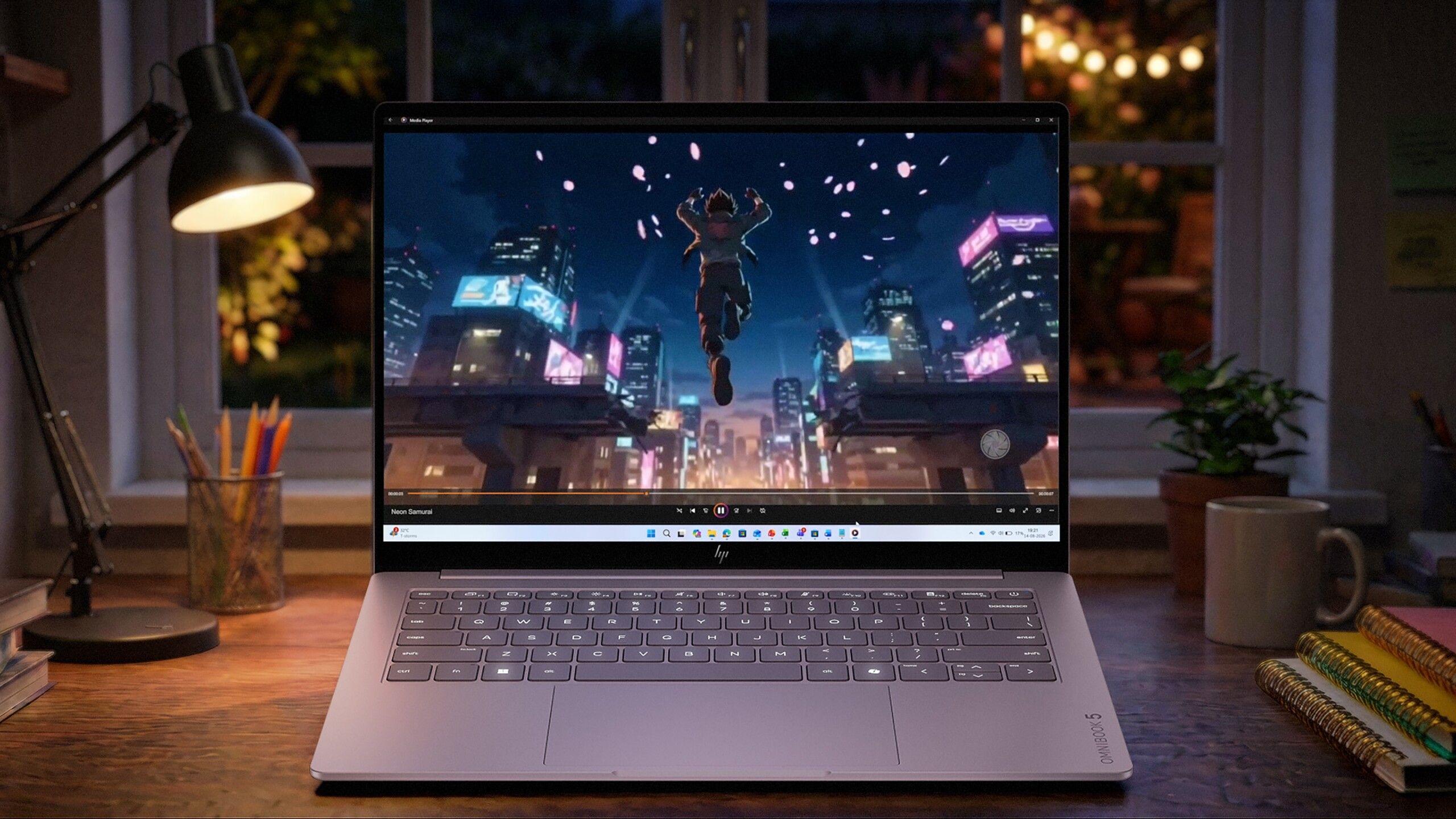 HP OmniBook 5, OLED ekranla 699 dolardan başlıyor