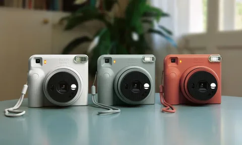 Fujifilm instax SQUARE 2 fiziksel filtrelerle sıcak ve soğuk tonlar ekliyor