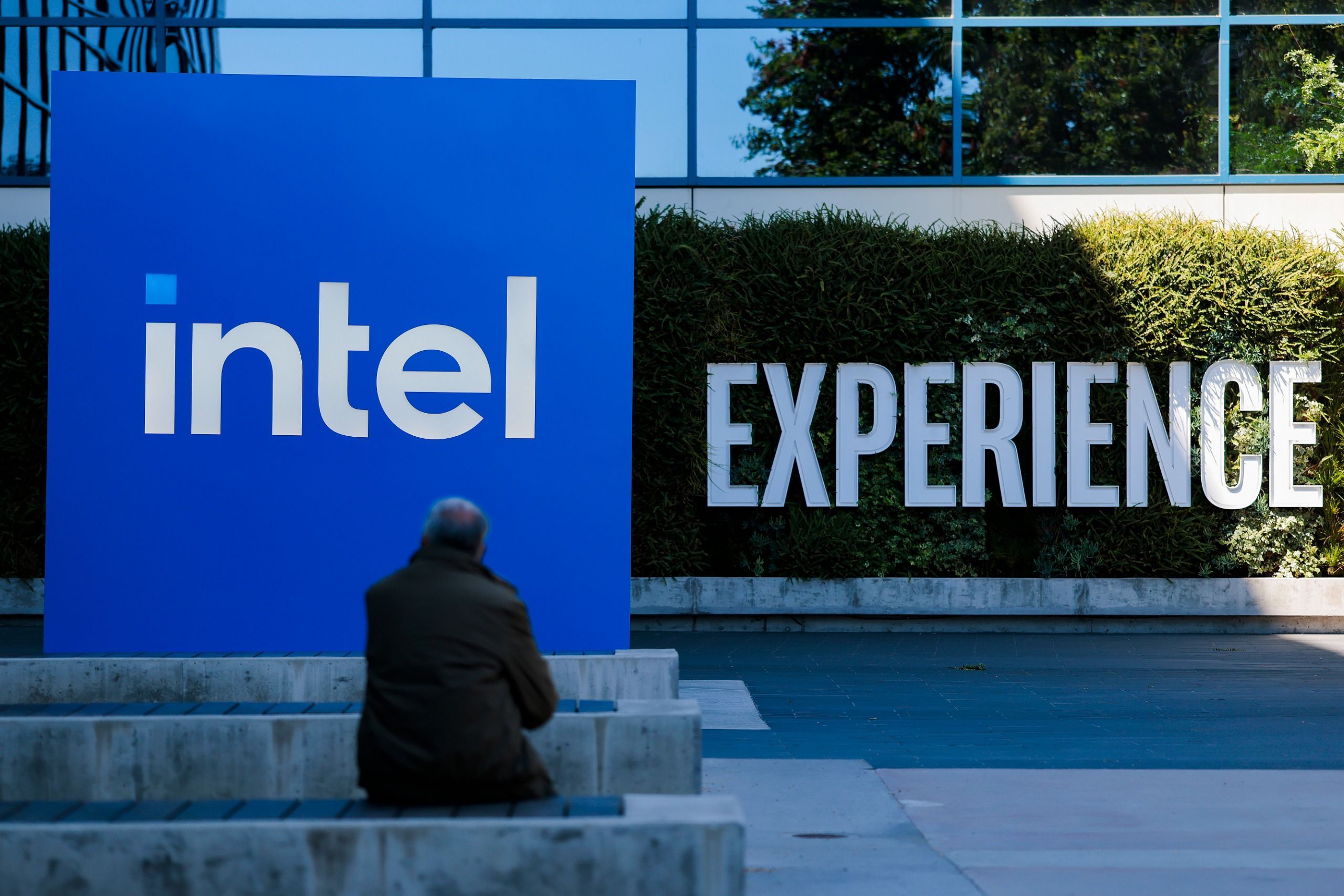 Intel, fabrika kazası nedeniyle iki çeyrekte 600 milyon dolar gelir kaybı bekliyor