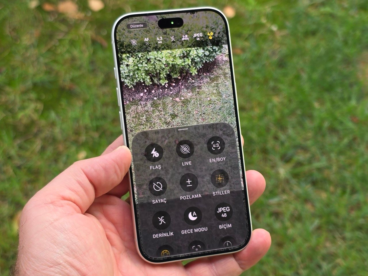iPhone, yapay zekayla üretilen görsellere görünmez iz ekliyor