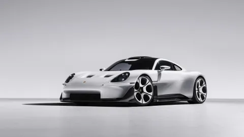 Porsche Mission S, orta ekran yerine telefona yer açıyor