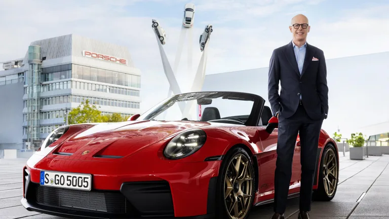 Porsche ortadan motorlu yeni süper otomobil platformunu değerlendiriyor