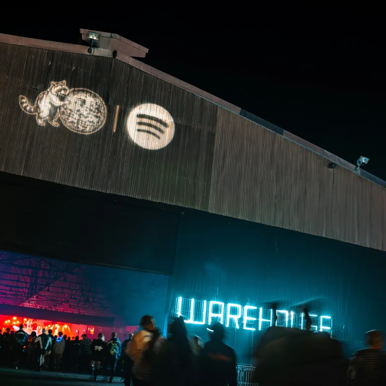 Spotify, Portola’daki uzun DJ performanslarını video olarak sunmaya başladı