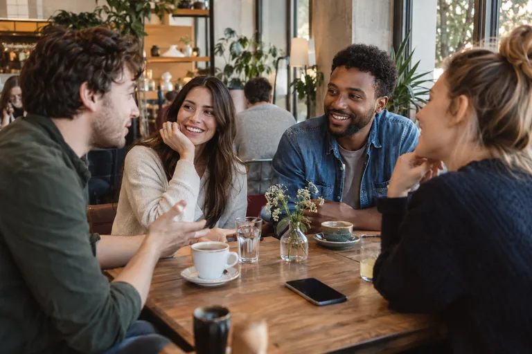 Tinder Group Hangouts ile arkadaş gruplarını eşleştiriyor