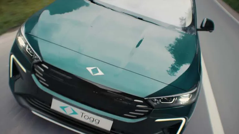 Togg T10F, Ayder rengine kavuştu; yeşil seçenek fastback ailesine katıldı